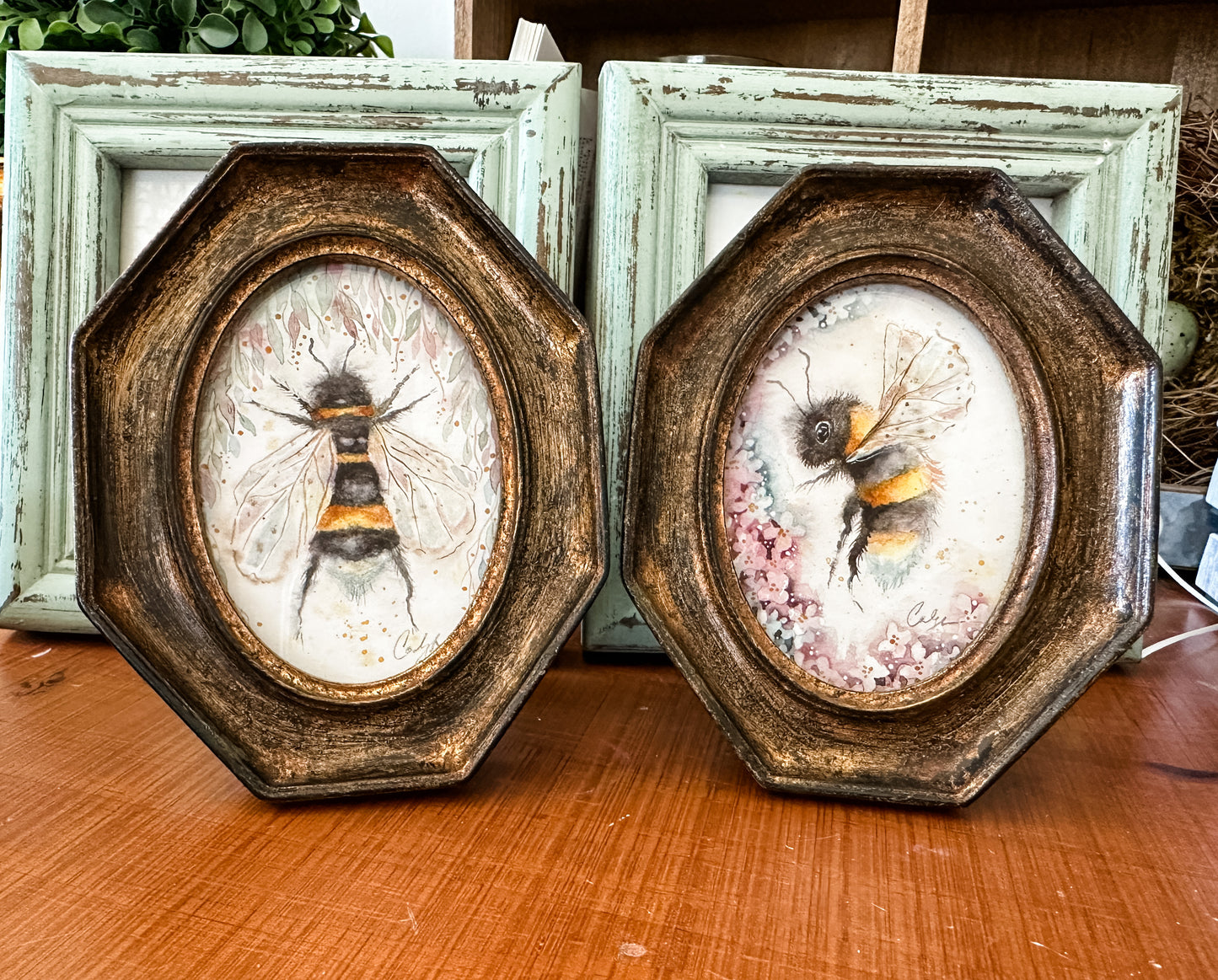 golden frame vintage set bees