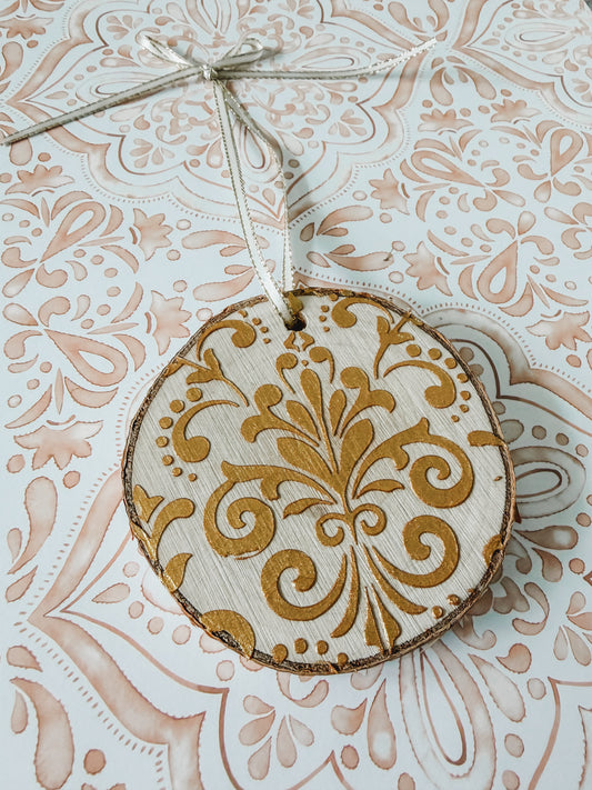 fleur de lis ornament